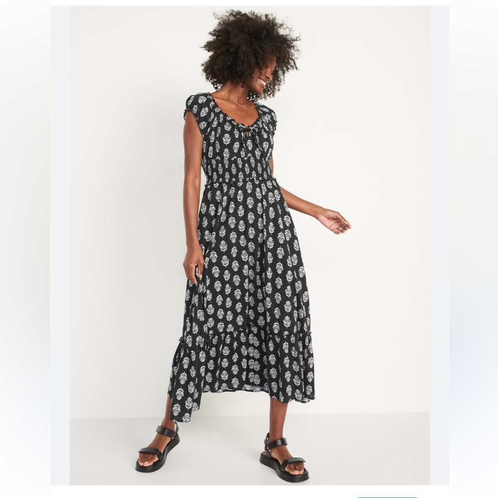 Old Navy Black and White feathers Maxi cotton Sundress size L